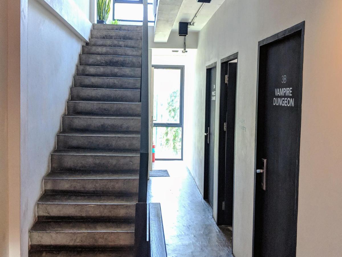 Holy Sheet Hostel Bangkok Exterior foto